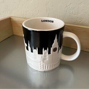 Starbucks 2011 Collector Series London England Skyline Mug